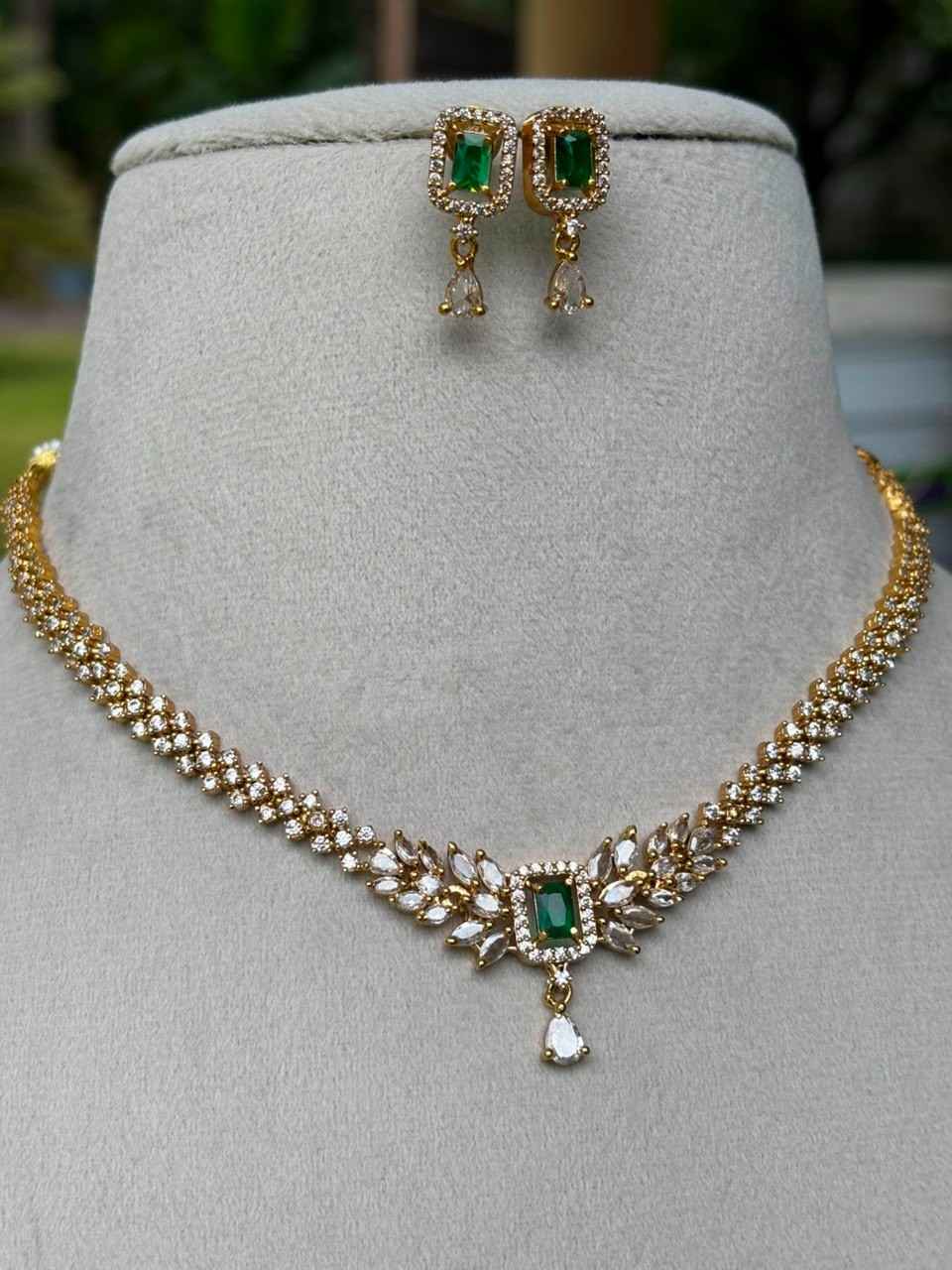 N0114 AD Diamonds Stone Necklace With Emerald Green Stone