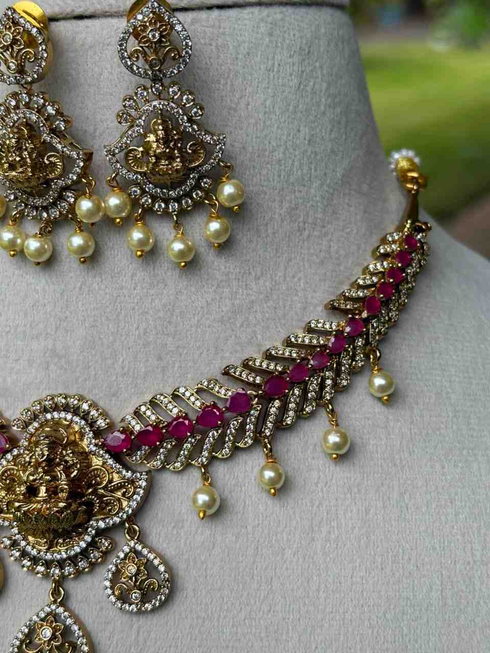 N0116 Peacock Feather Temple Necklace