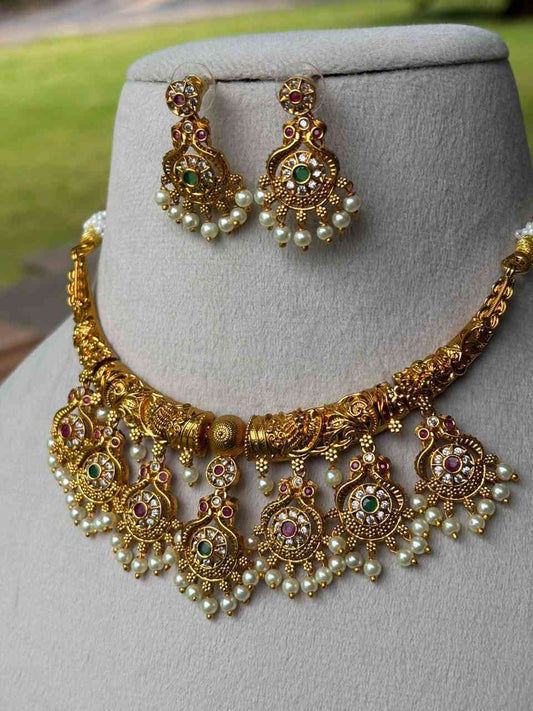 N0106  Hasli Necklace with mini Pendent Model