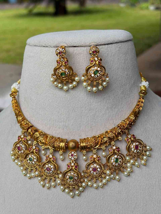 N0106  Hasli Necklace with mini Pendent Model