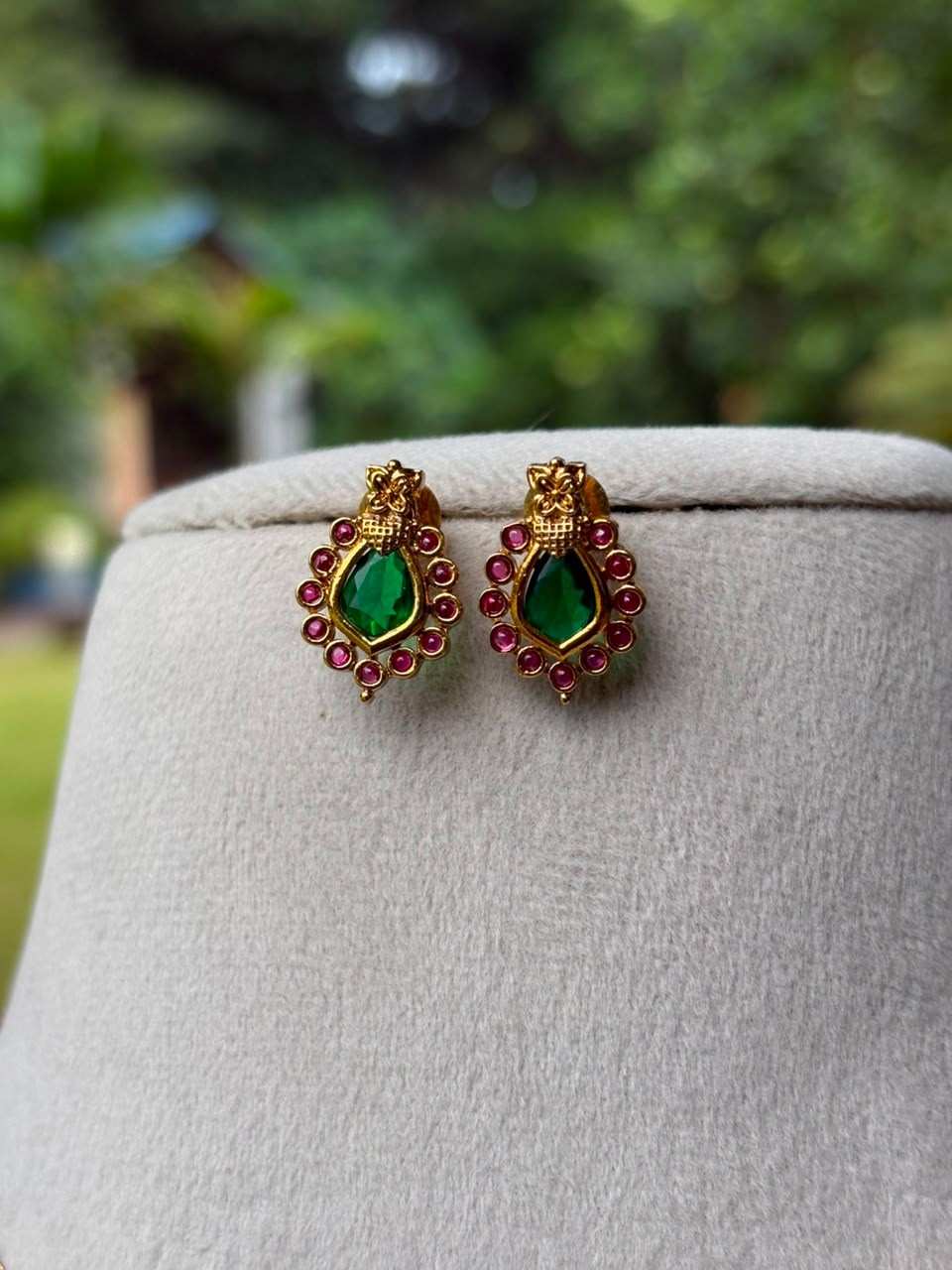 N0118 Premium Quality Traditional Palaka Design With Green Stone