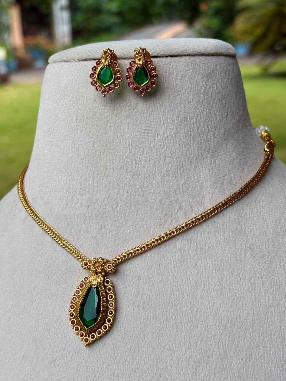 N0118 Premium Quality Traditional Palaka Design With Green Stone