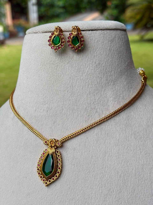 N0118 Premium Quality Traditional Palaka Design With Green Stone