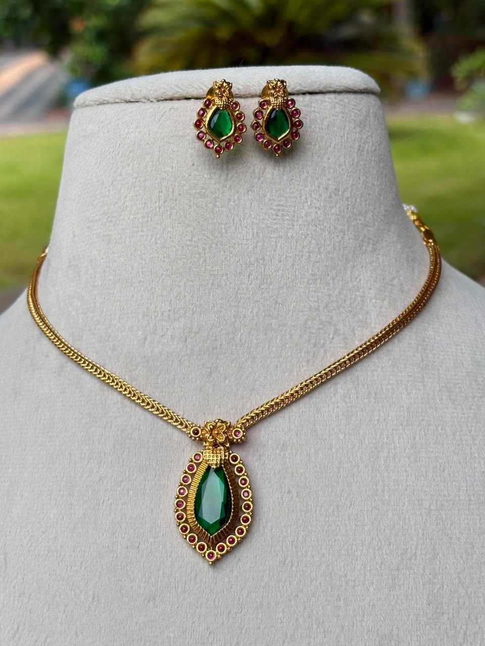 N0118 Premium Quality Traditional Palaka Design With Green Stone