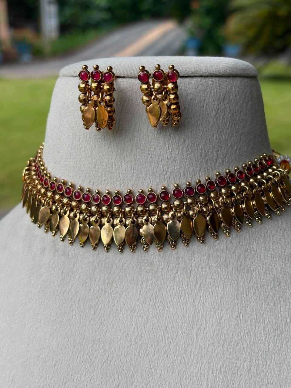 N0317 Ellakathali chocker red stone