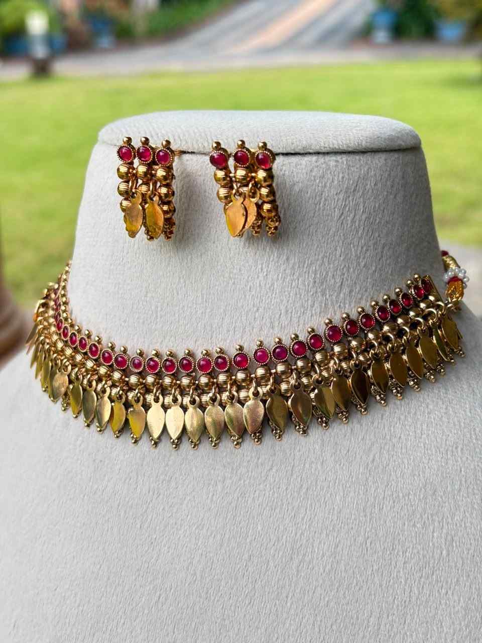 N0317 Ellakathali chocker red stone