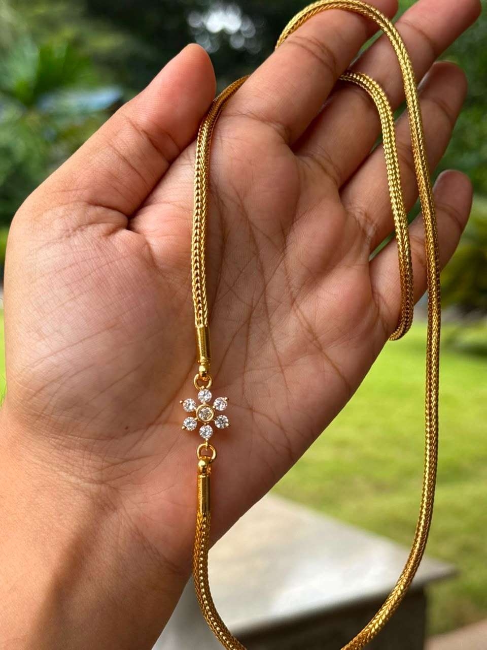 C028 simple flower Mogappu chain 26 inches