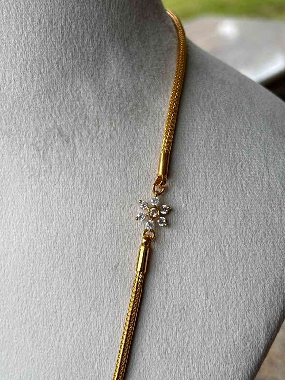 C028 simple flower Mogappu chain 26 inches