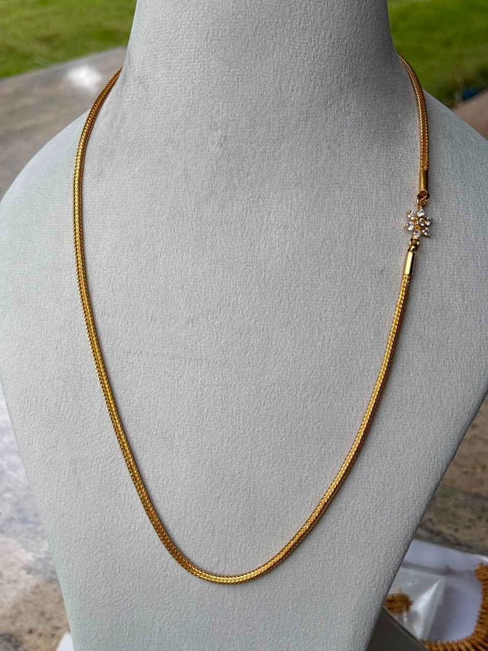C028 simple flower Mogappu chain 26 inches