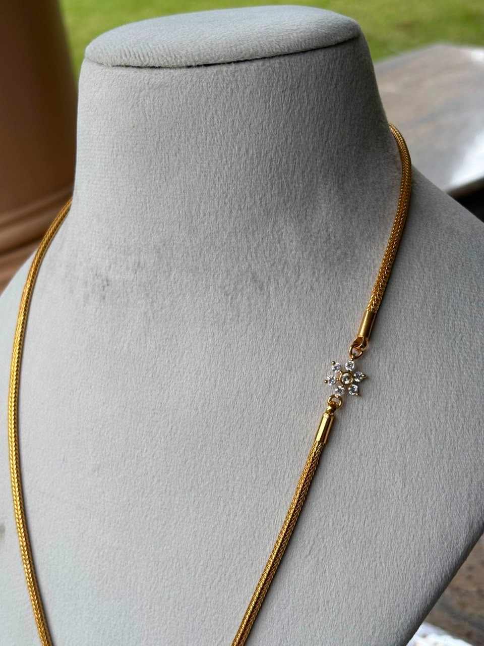 C028 simple flower Mogappu chain 26 inches
