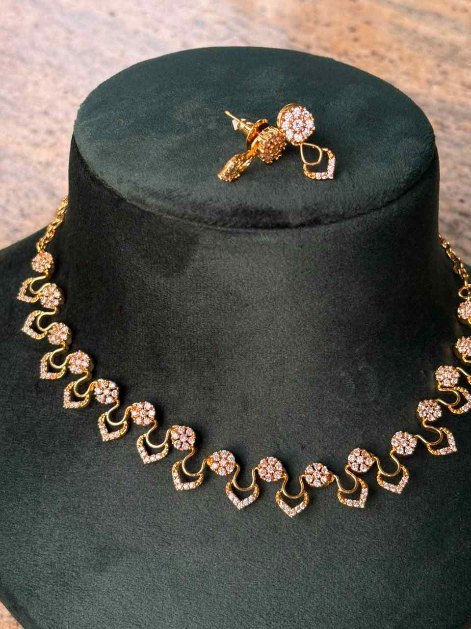 N0213 Premium Quality Diamond Replica Necklace