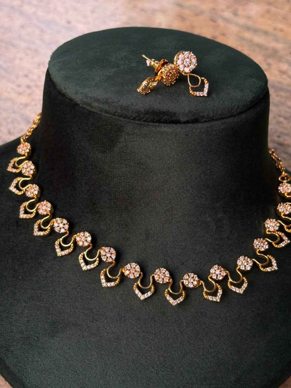 N0213 Premium Quality Diamond Replica Necklace