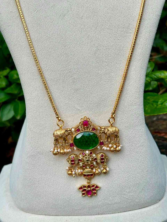 H0096 Unique Statement Dollar Chain 31 inches