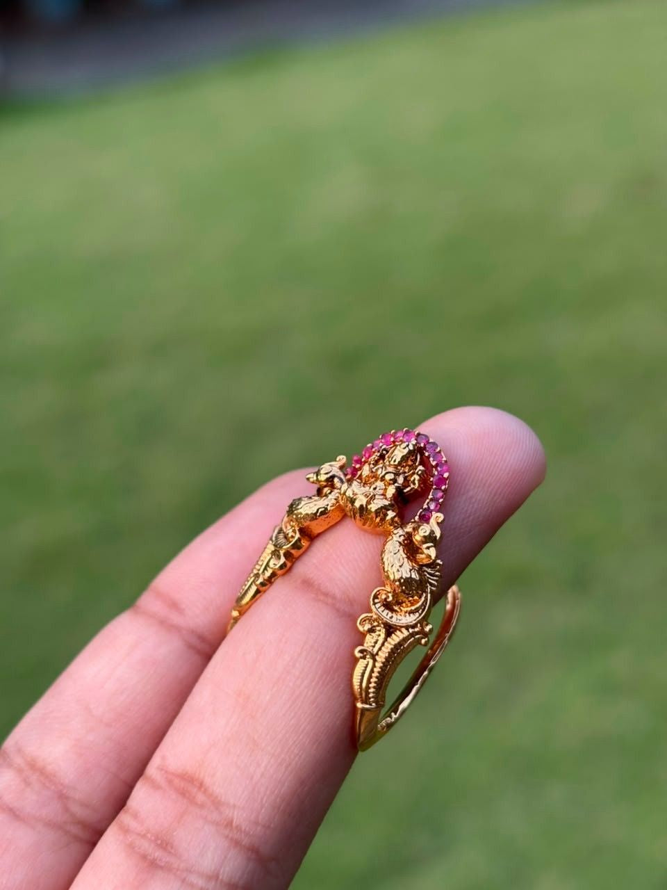 R0001 Vangi Ring Designed with Ruby Reed stone