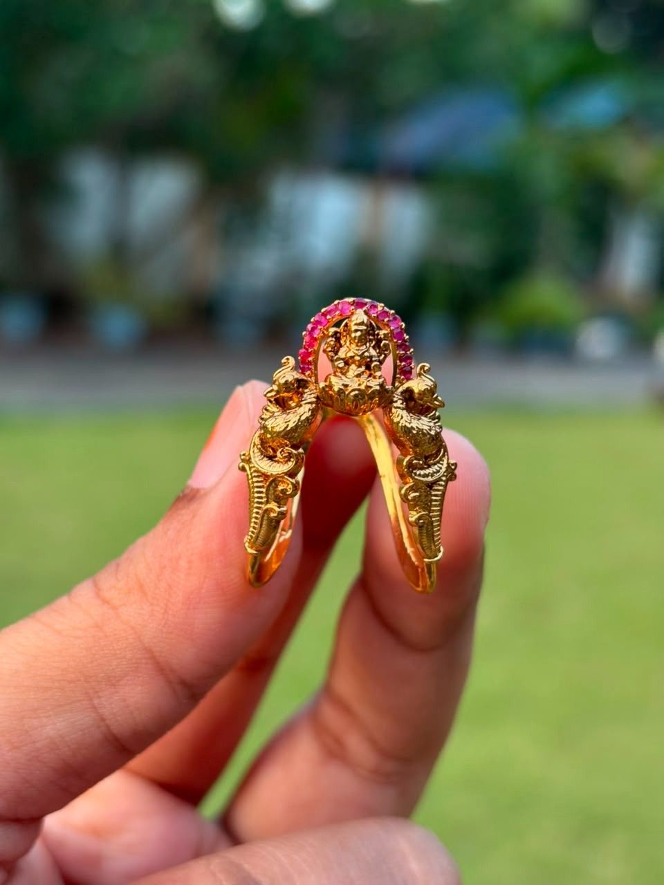 R0001 Vangi Ring Designed with Ruby Reed stone