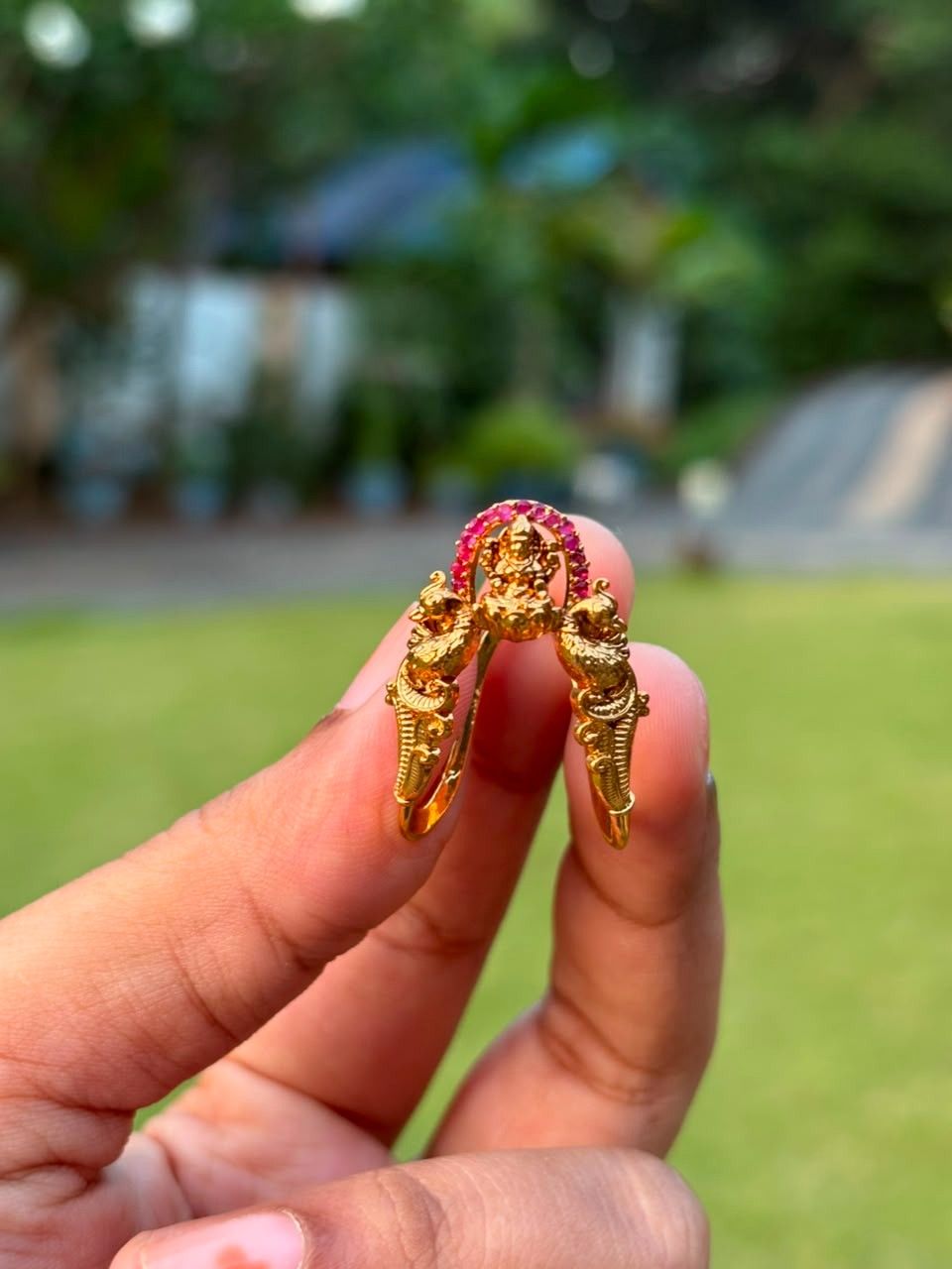 R0001 Vangi Ring Designed with Ruby Reed stone