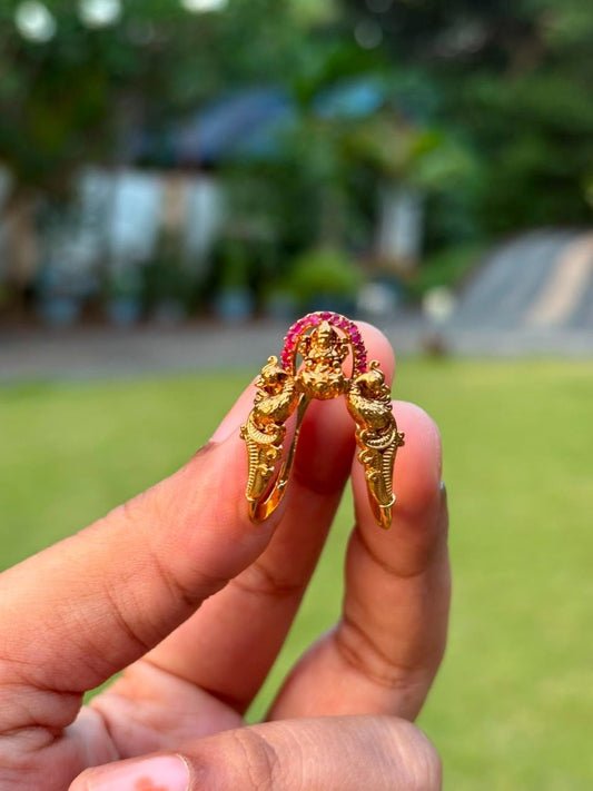 R0001 Vangi Ring Designed with Ruby Reed stone