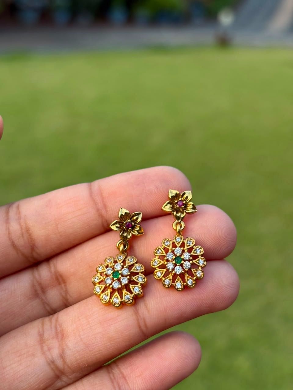 J0218 White Stone Floral Small Size Jhumka