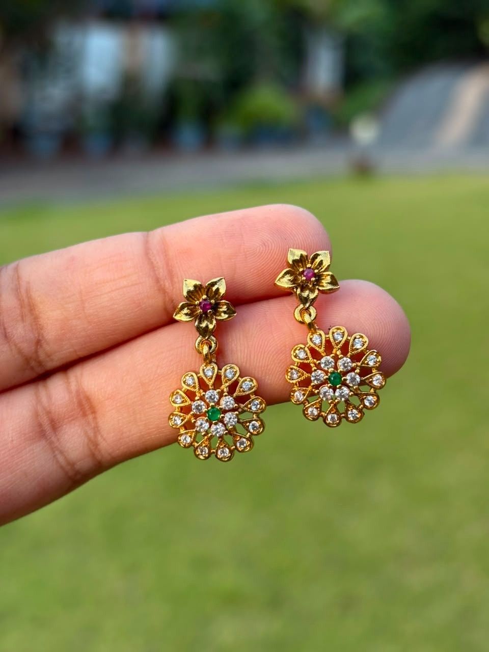 J0218 White Stone Floral Small Size Jhumka
