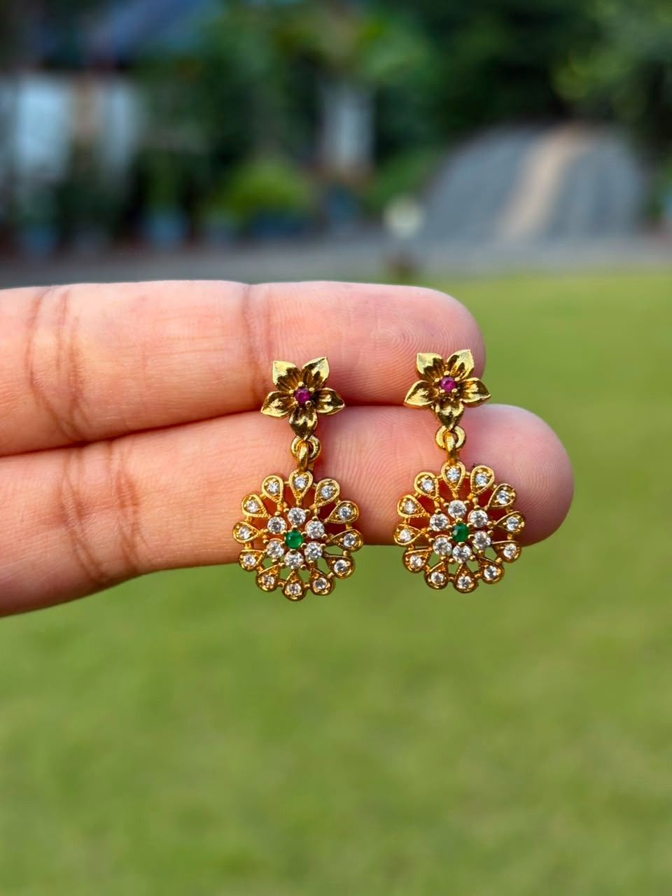 J0218 White Stone Floral Small Size Jhumka