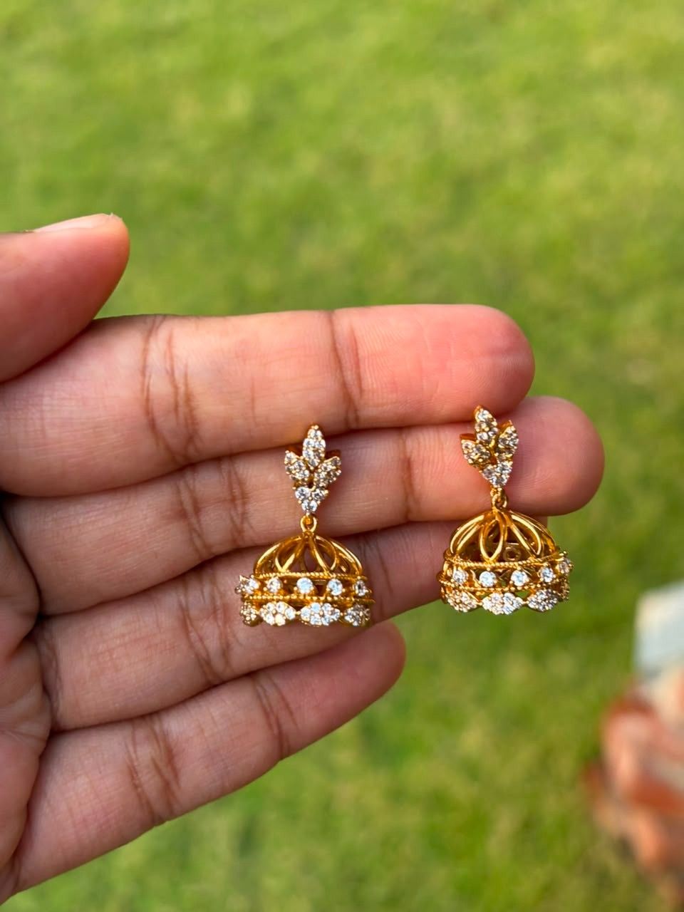 J0222 White Stone Jhumka