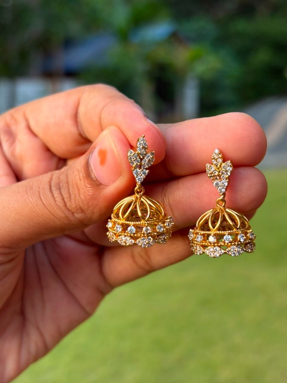 J0222 White Stone Jhumka