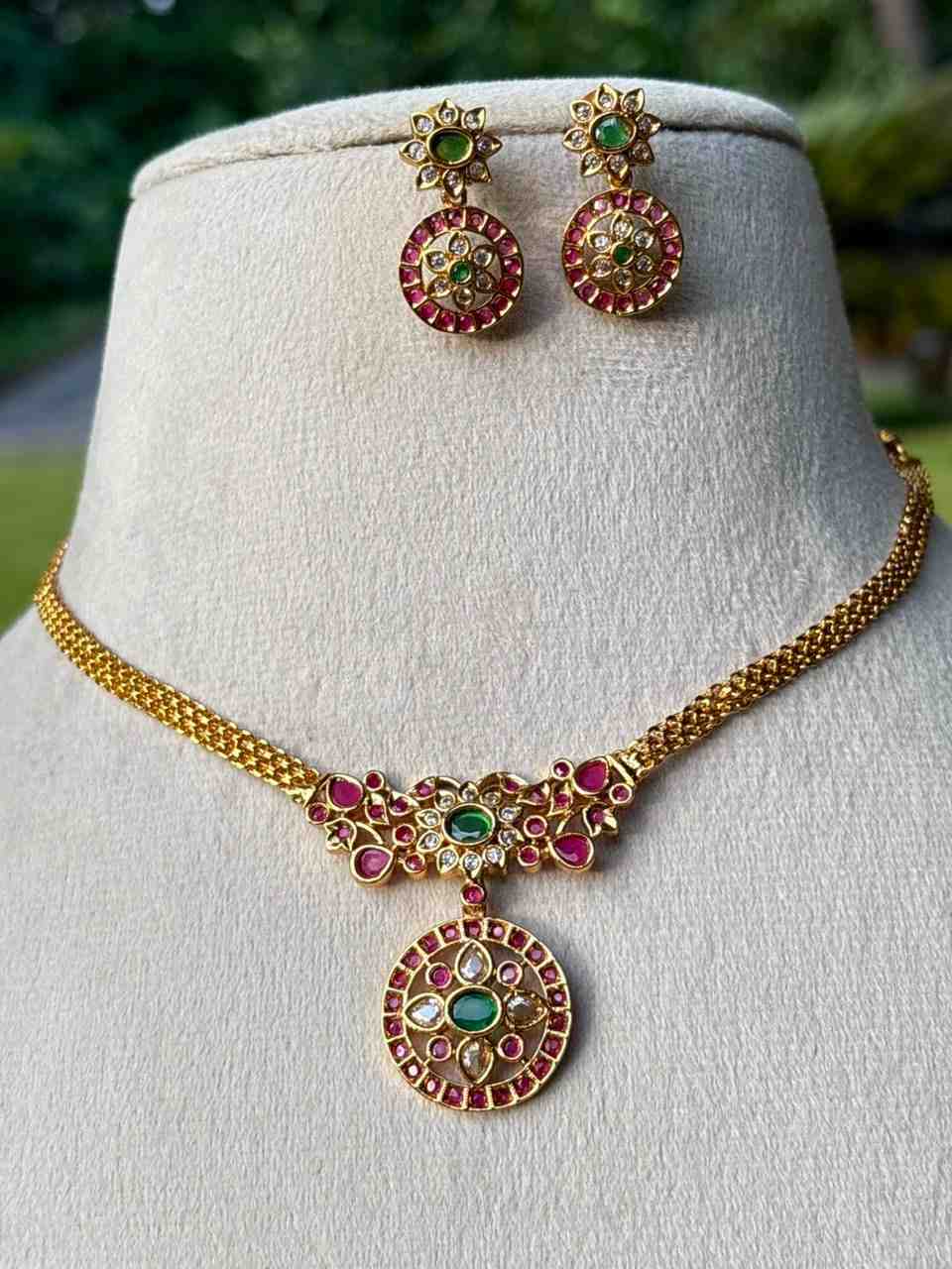 N0072  Traditional Attigai type Stone Necklace