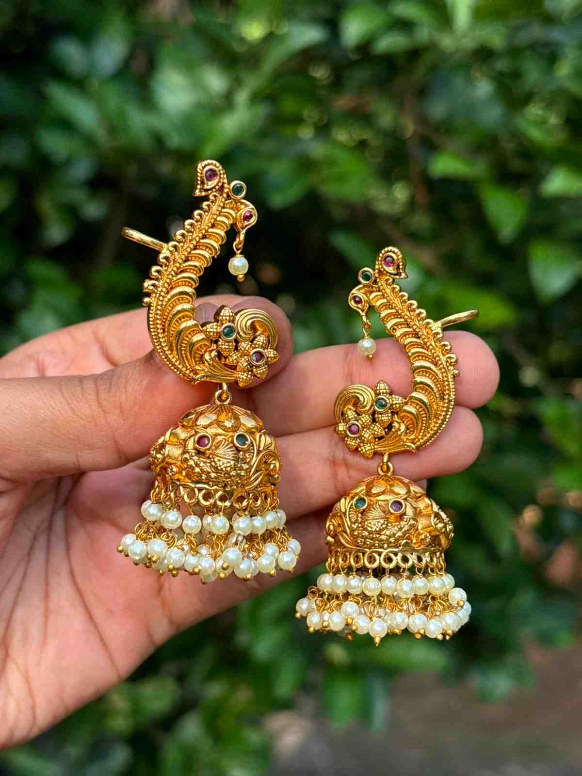 J0010 Ear Cuff Peacock Jhumka