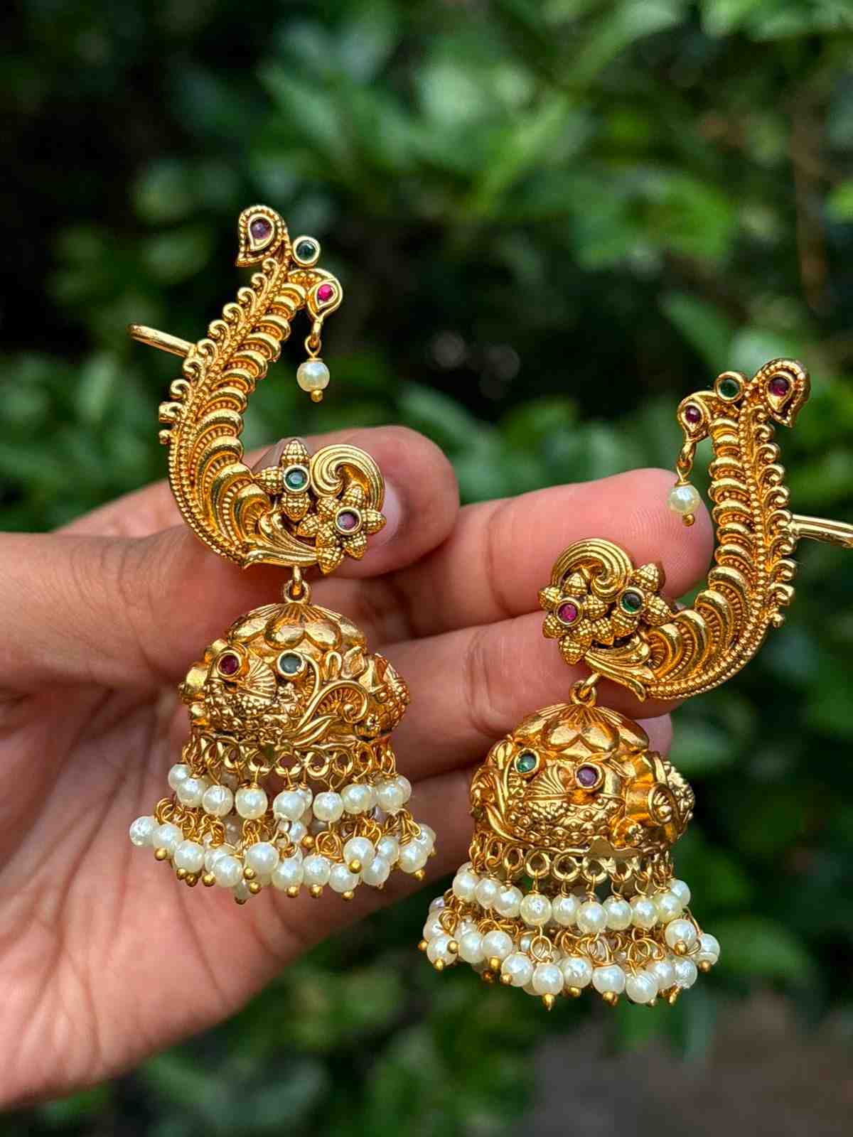 J0010 Ear Cuff Peacock Jhumka