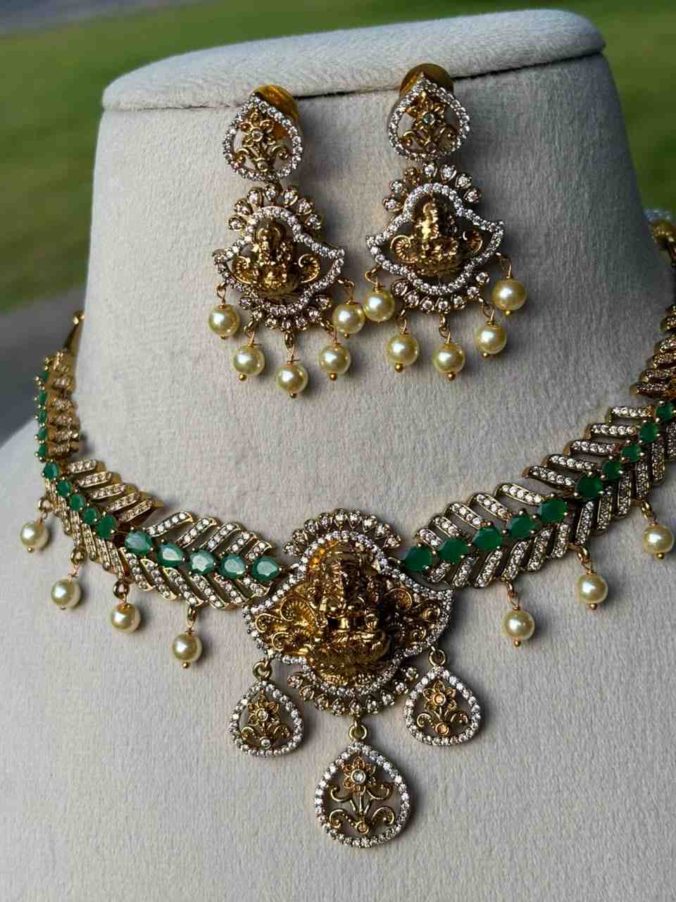 N011 Peacock Feather Temple Necklace