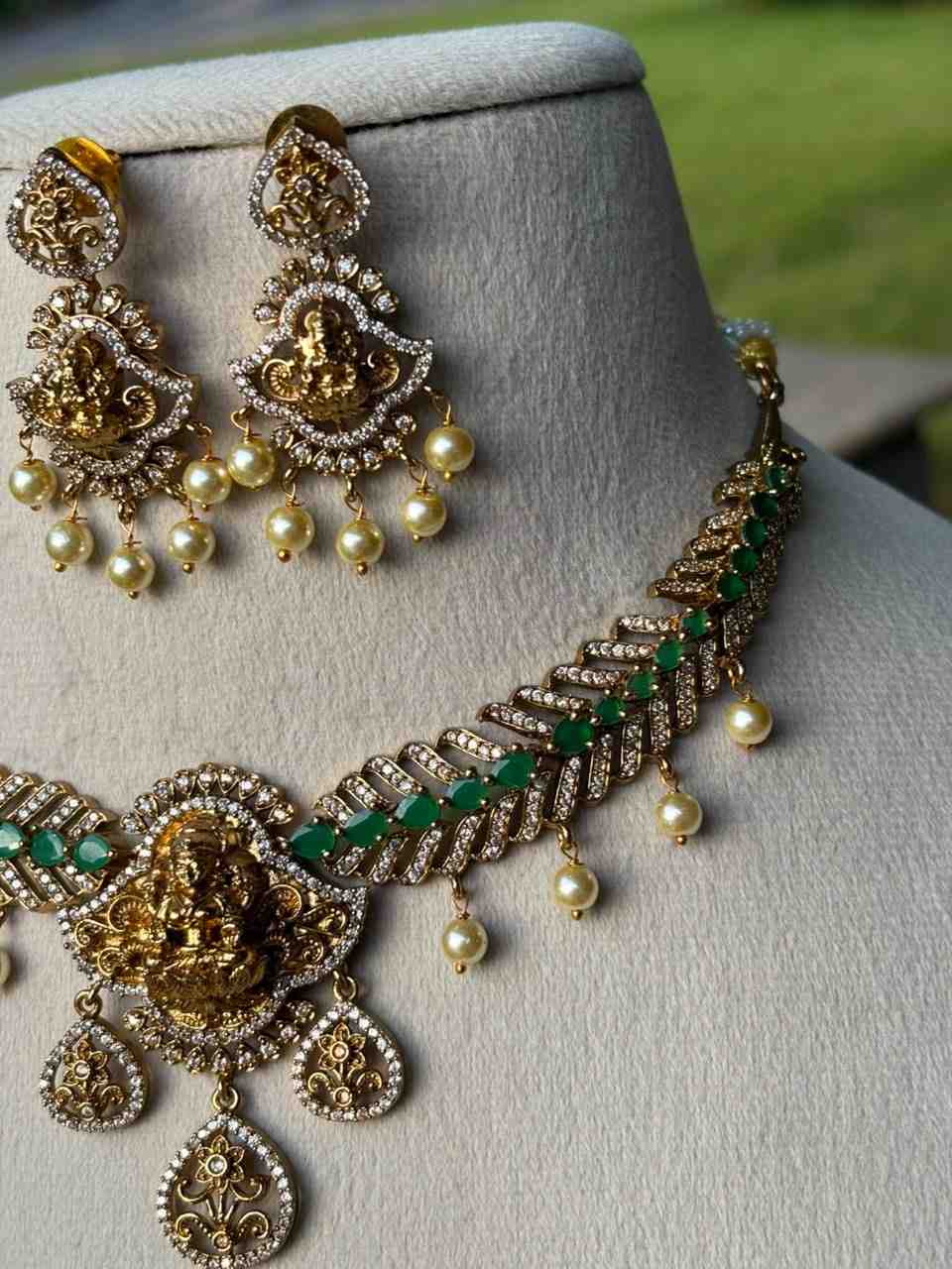 N011 Peacock Feather Temple Necklace