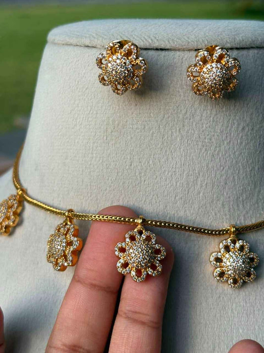 N0009 Cute Daisy Flower White stone necklace