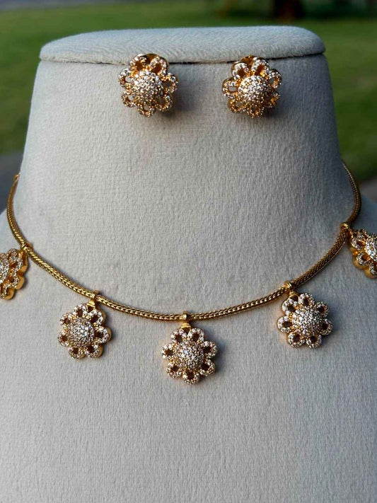 N0009 Cute Daisy Flower White stone necklace