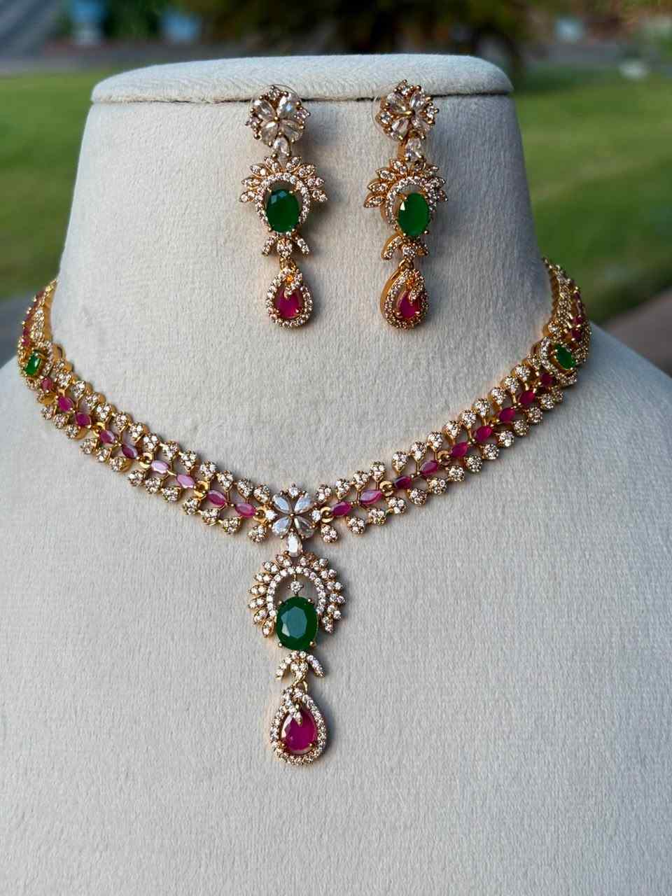 N0015 Ruby Emerald Stone floral Necklace