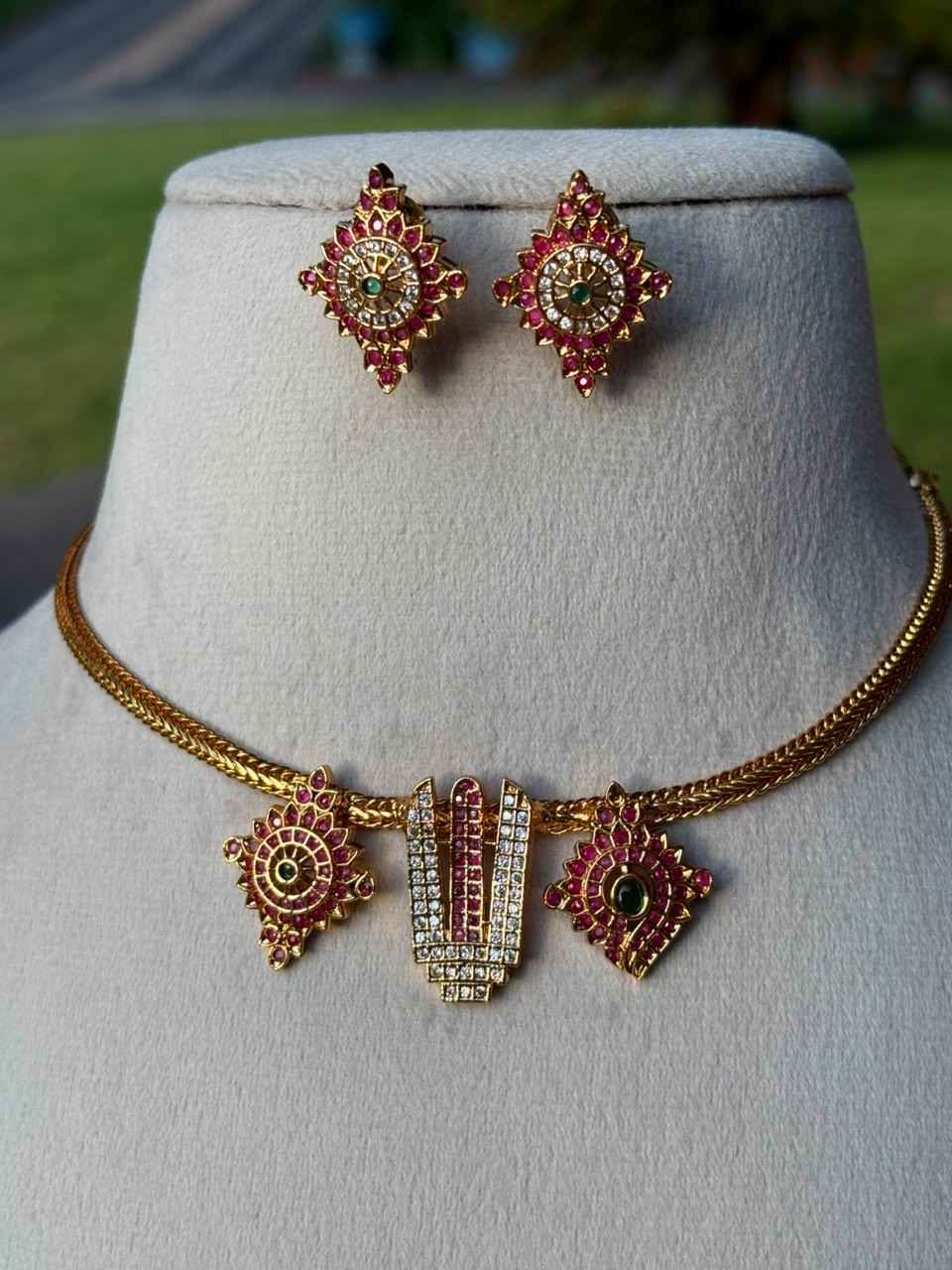 N005 Perumal Ambal Kadhal  Necklace