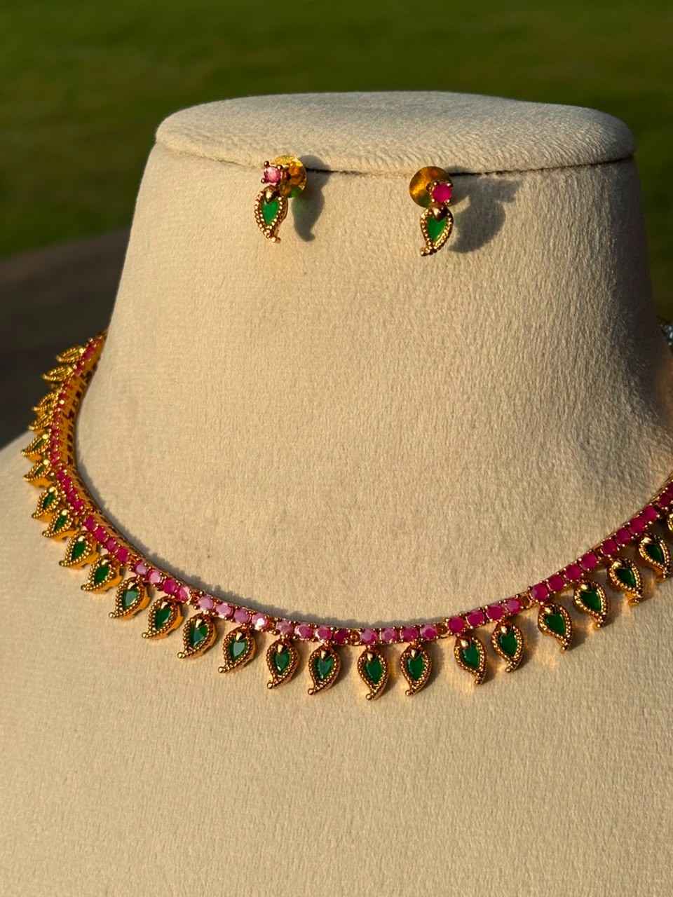 N0330 Stone Palaka Necklace