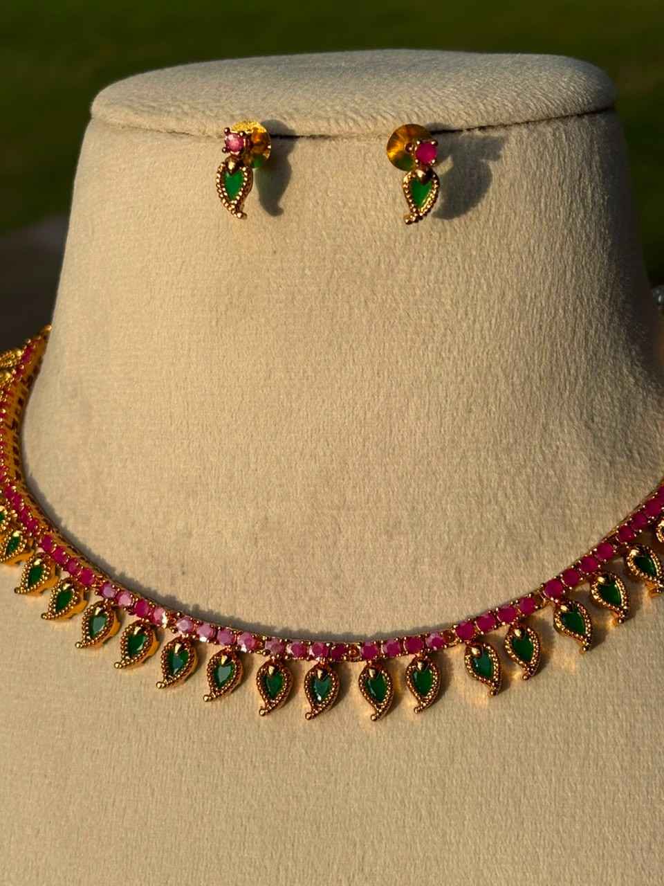 N0330 Stone Palaka Necklace