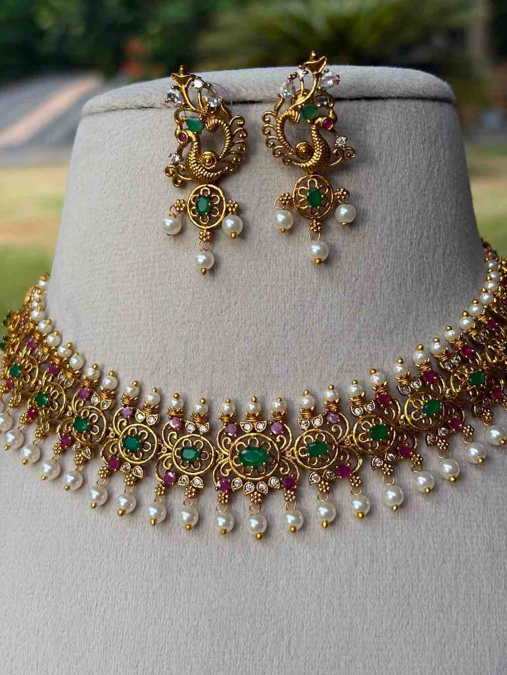 N0145 Floral Pattern Necklace
