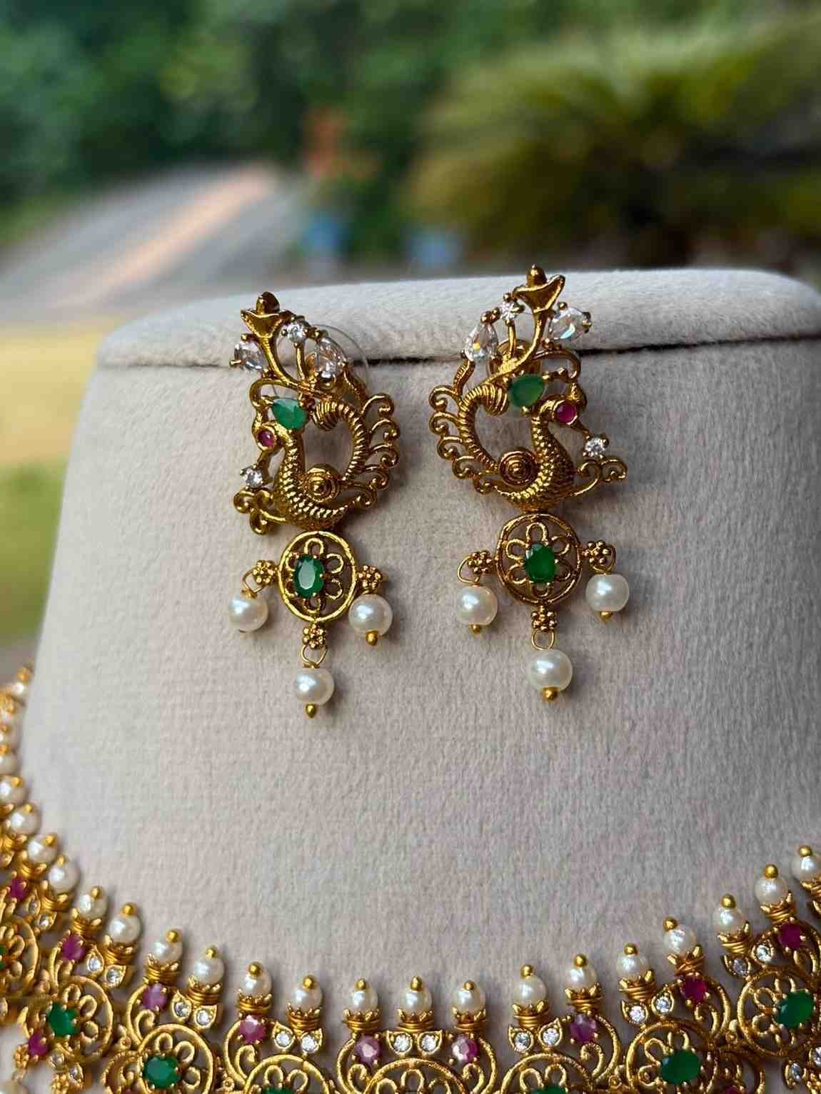 N0145 Floral Pattern Necklace