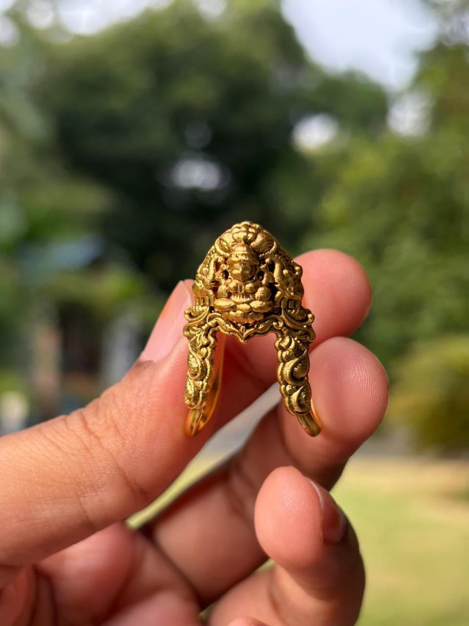 R0004  Lakshmi Vangi Ring