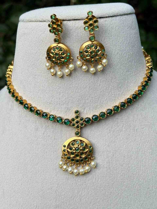 N0331 Traditional Green Stone Attigai necklace