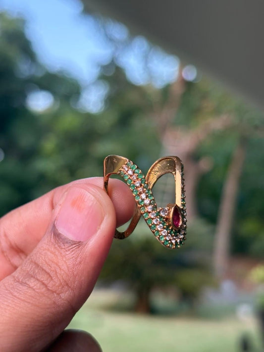 R0006 Green Stone Vangi Ring