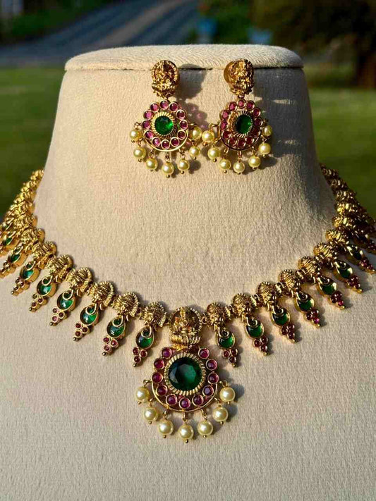 N0052 Traditional Green Stone Necklace