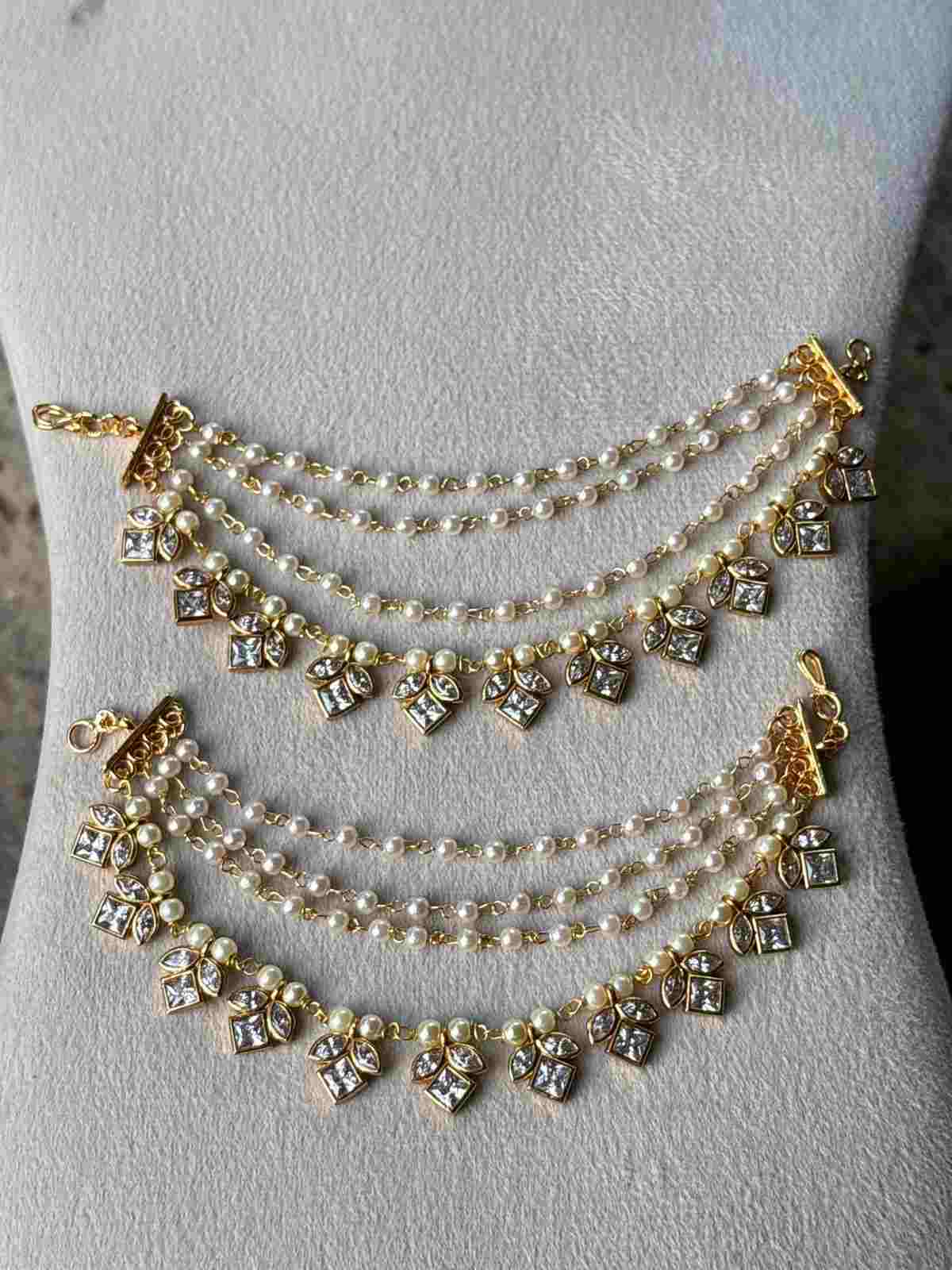 EC024 Uncut Diamond Floral Pattern Pearl 4 Layer Ear Chain