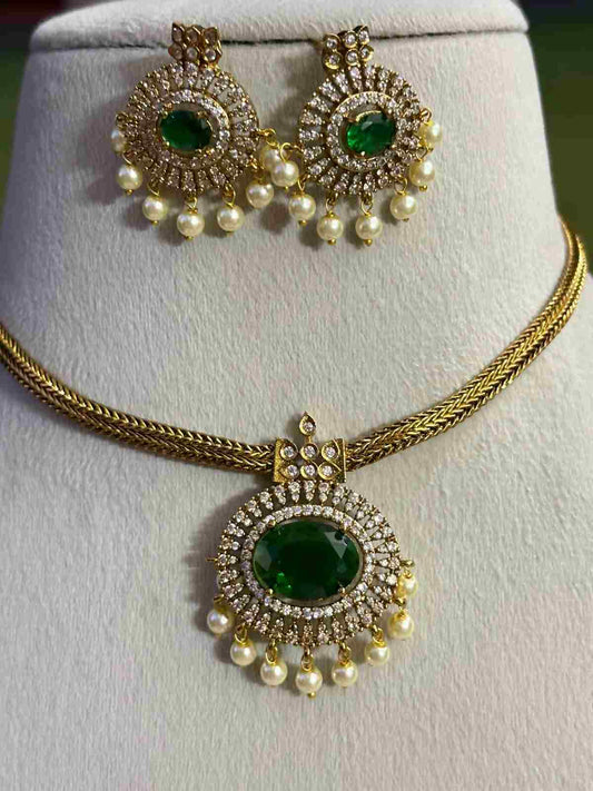 N0089 Emerald Green Stone Attigai necklace