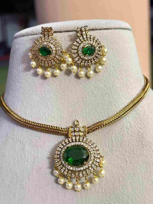 N0089 Emerald Green Stone Attigai necklace