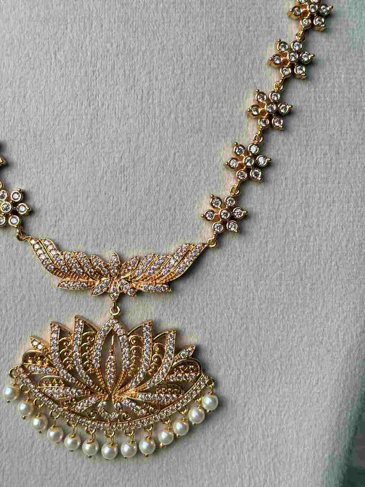 H0100  Lotus Haram