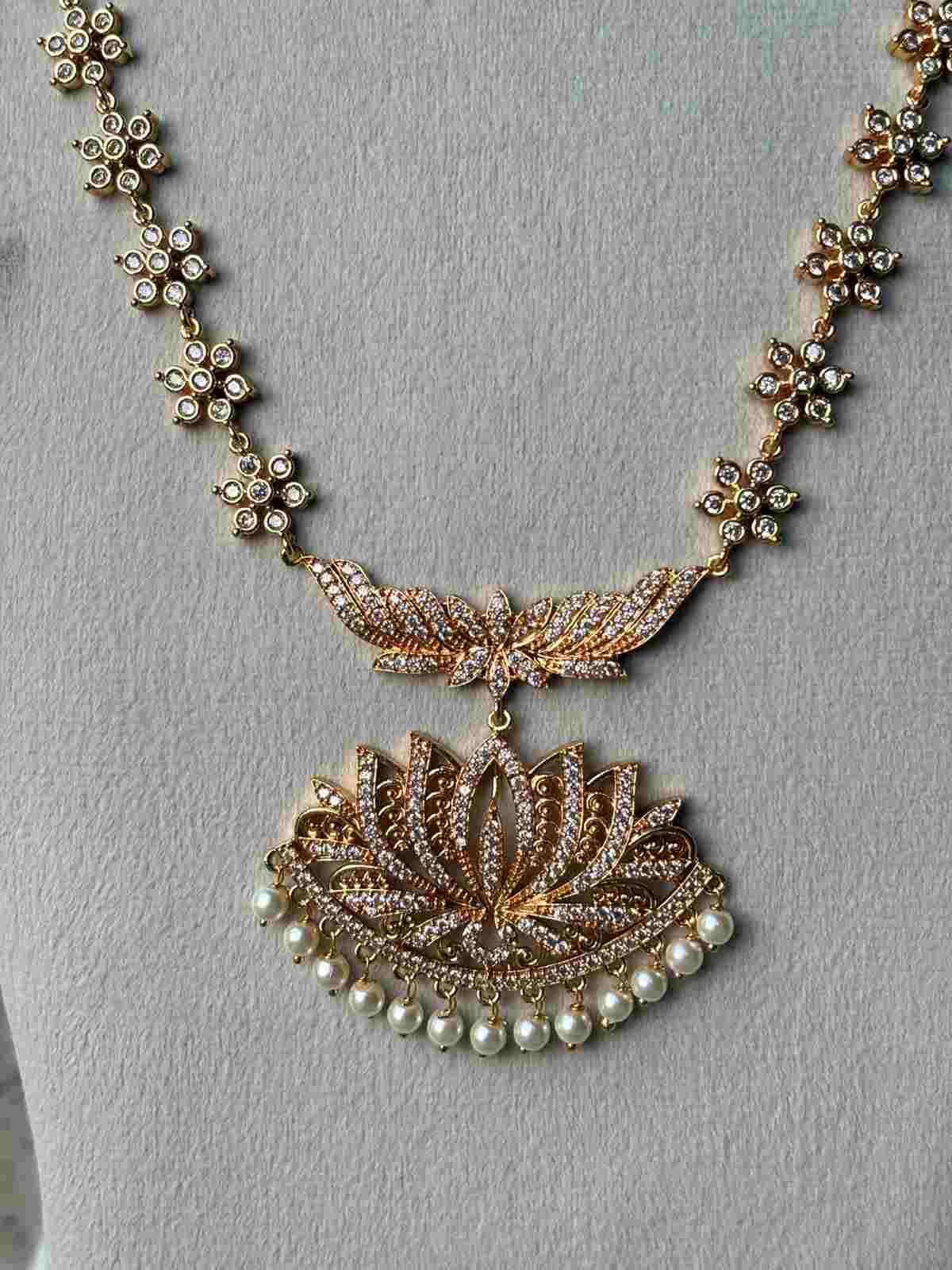 H0100  Lotus Haram
