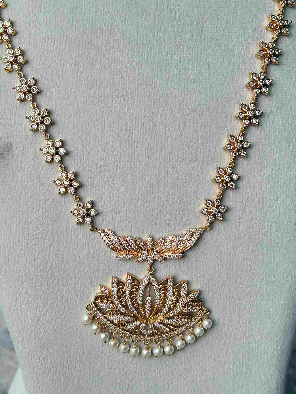 H0100  Lotus Haram