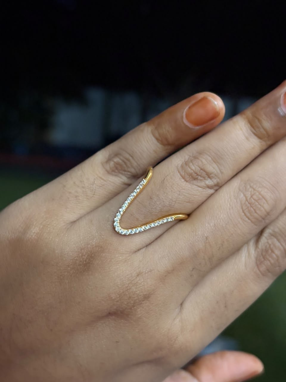 R0010 Aishwarya rai inspired white stone vangi ring
